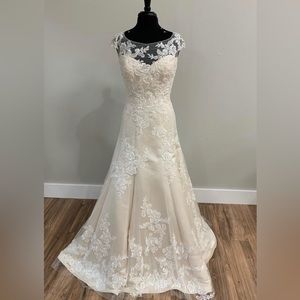 Casablanca Ivory and White wedding dress size 10